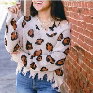 Miracle Wild About You Cheetah Print Distressed V-Neck Cropped Sweater Size S/M